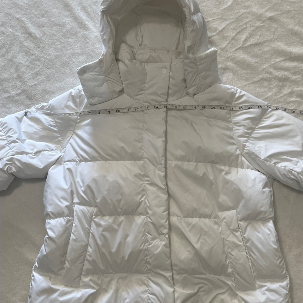 Lululemon Athletica White Puffer Jacket with Cropped Design - Picture 16 of 16
